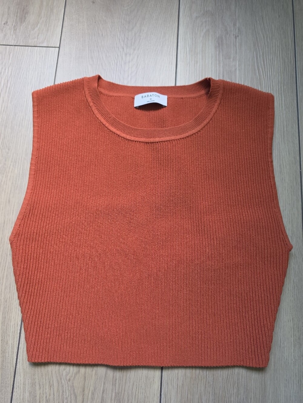 NWOT ARITZIA Babaton Sculpt Knit Muscle Cropped Tank Size M